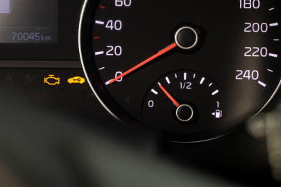 Почему горит «Check Engine»